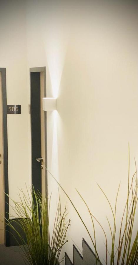 Check-in Hamburg Hotel Bagian luar foto
