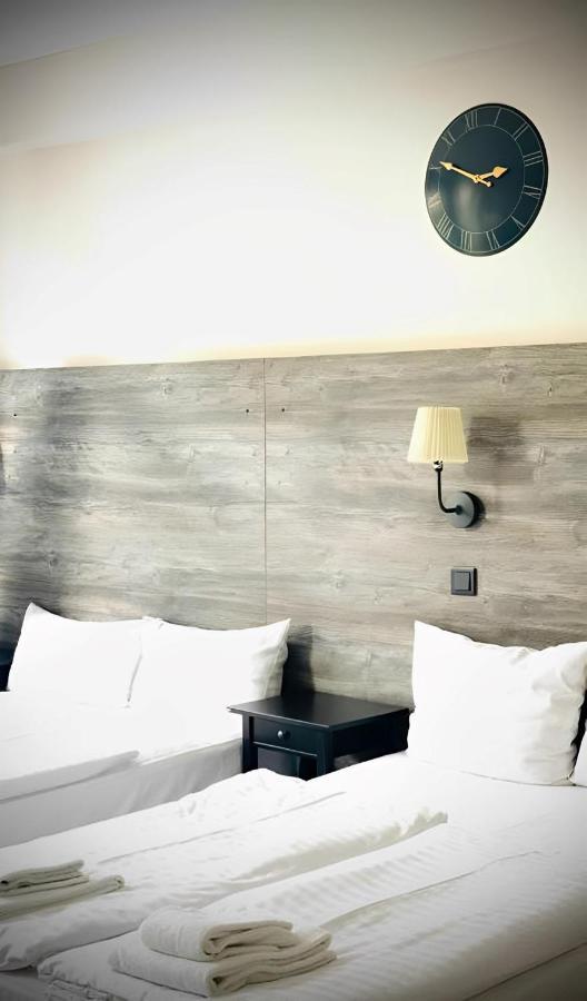 Check-in Hamburg Hotel Bagian luar foto